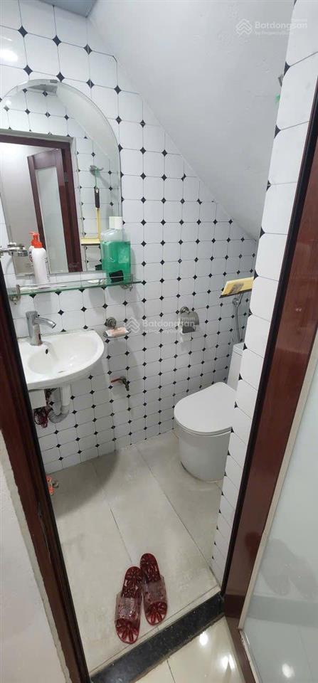 Cho thuê nr 4pn, 3wc, 30m2 tại số 1 ngách 17 ngõ 477, nguyễn trãi, 13 triệu vnd