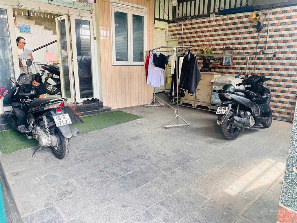 Nhà 4 tầng 8.1 tỷ đường xe tải đ số 17. bình trưng đông, tp thủ đức diện tích 95m2 (6,3 * 15)