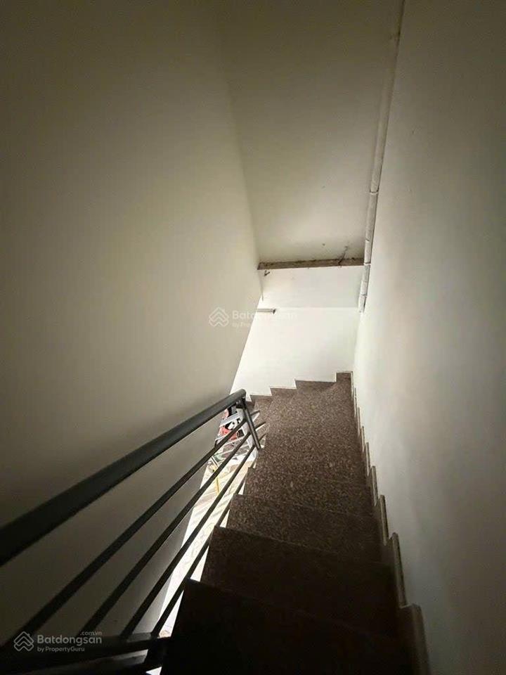 * diện tích 35m2, 3,5 tỷ, nhà 2 tầng. đường nguyễn duy trinh, thủ đức