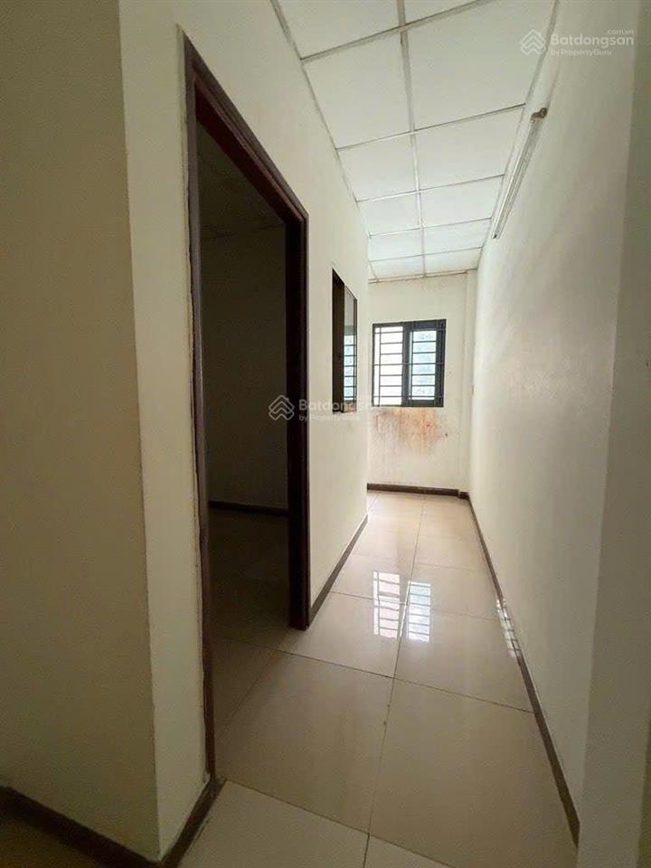 * diện tích 35m2, 3,5 tỷ, nhà 2 tầng. đường nguyễn duy trinh, thủ đức