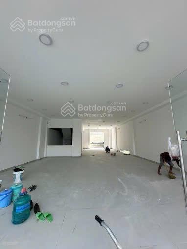 Nhà mới xây ngang 9m  mặt tiền điện biên phủ  đối diện cổng trường đh hutech  quận bìhh thạnh