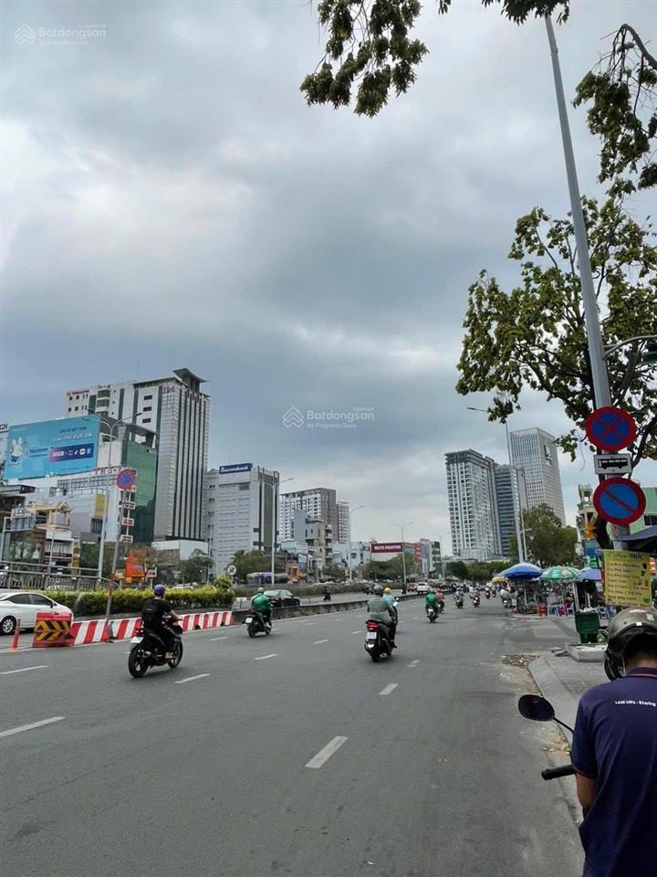 Nhà mới xây ngang 9m  mặt tiền điện biên phủ  đối diện cổng trường đh hutech  quận bìhh thạnh