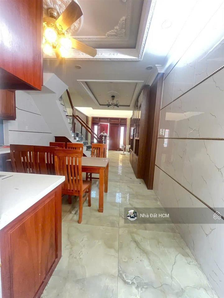 Hàng hiếm bán nhanh nhà 4 tầng sát phạm văn đồng, đường 8m có vỉa hè hoàn công đầy đủ