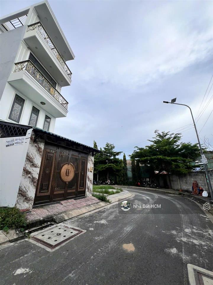 Hàng hiếm bán nhanh nhà 4 tầng sát phạm văn đồng, đường 8m có vỉa hè hoàn công đầy đủ