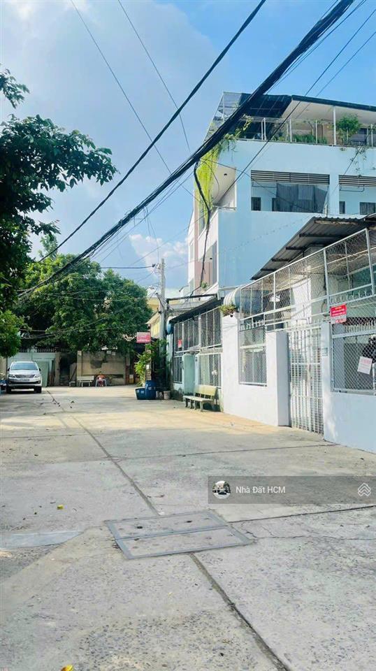 Nhà đẹp dọn vào ở ngay, sát mặt đường 17, gần ngay đại học ngân hàng nhà ngang 6m vuông vức