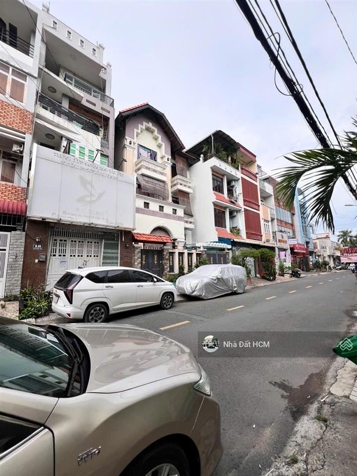 Hàng hiếm himlam linh chiểu nhà 5 tầng đối diện công viên  ngang 4,5m hoàn công đầy đủ khu dân trí
