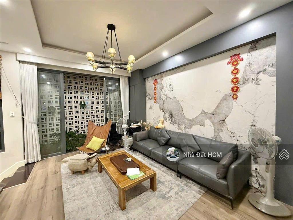 Bán nhà 3 tầng hoàn công đầy đủ, ô tô ngủ trong nhà sát mặt đường số 22, hoàn công đầy đủ