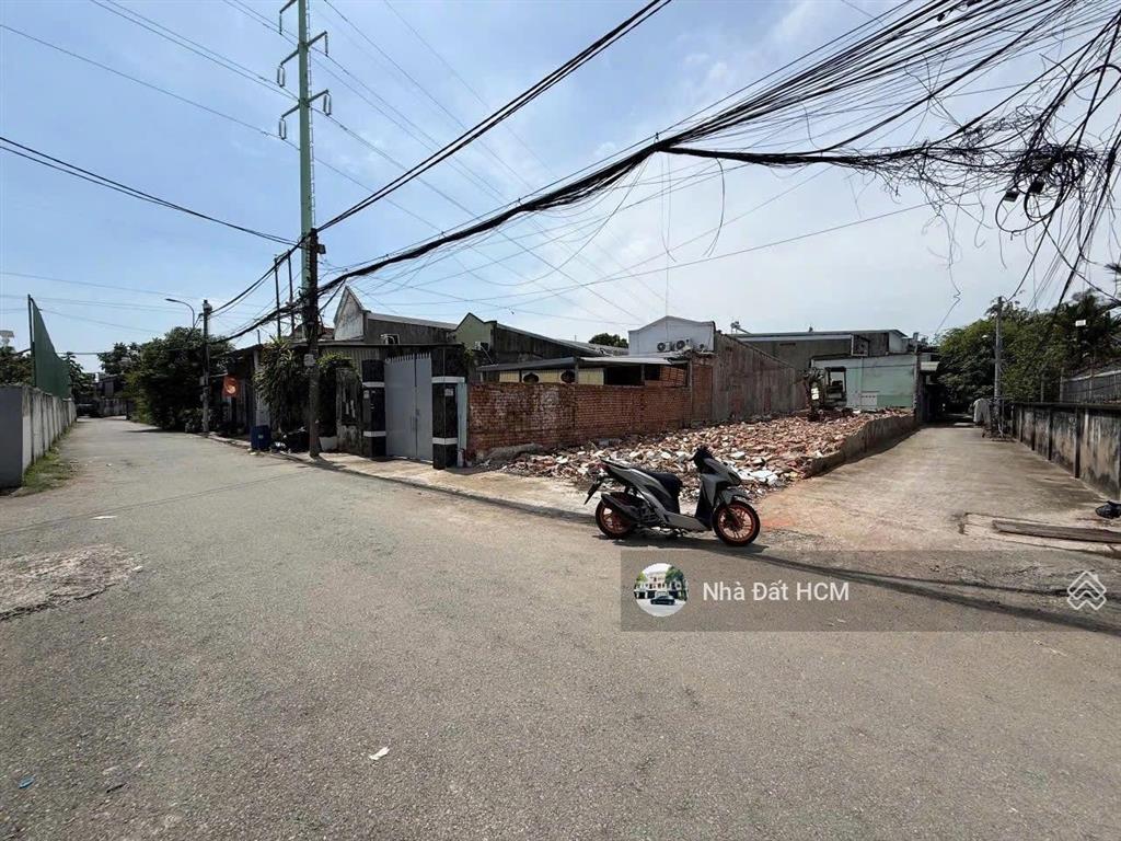 Bán 56,9m2 đất ngay mặt đường 11 ô tô tránh nhau, xây full đất, khu dân trí