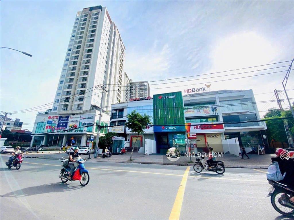 Vip! bán nhà cấp 4 diện tích 383m2 (ngang 8m) full thổ cư  không lộ giới, thích hợp làm tòa nhà vp