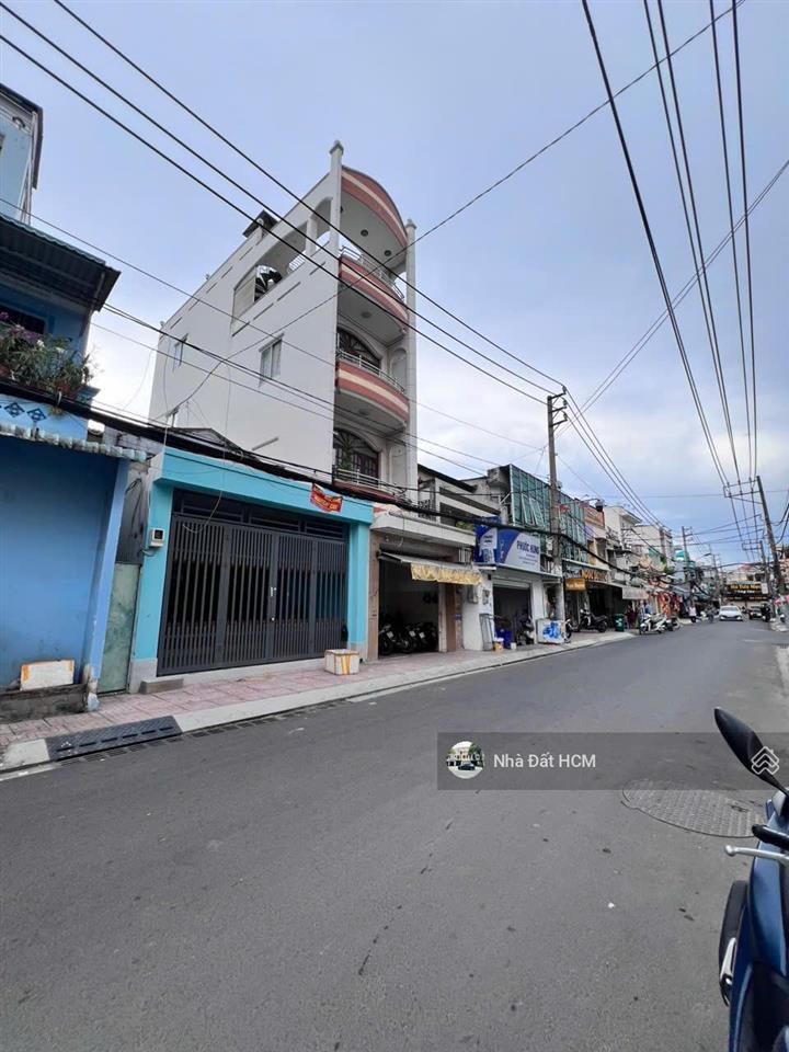 Nhà mặt tiền ngay chợ thủ đức, ngang 5.8m, đường rất rộng xây cao, thuận tiện kinh doanh buôn bán
