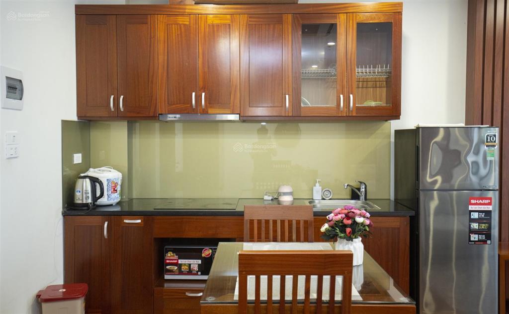 Cho thuê căn hộ dịch vụ phố đào tấn 1 phòng ngủ, 50m²