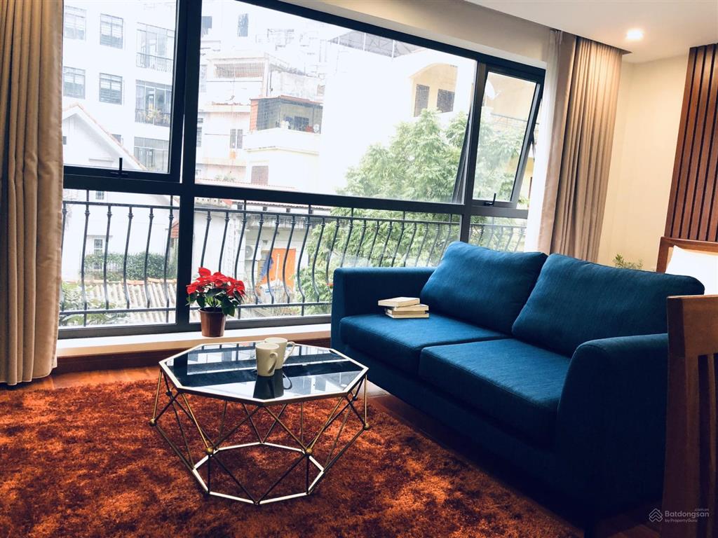 Cho thuê căn hộ dịch vụ phố đào tấn 1 phòng ngủ, 50m²
