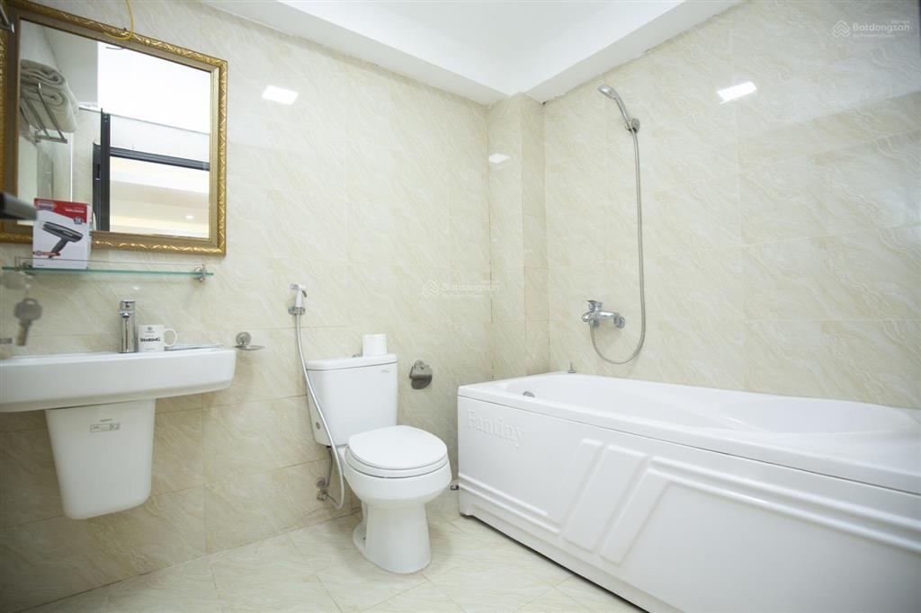 Tòa nhà sumitomo cho thuê căn hộ dịch vụ 1 phòng ngủ diện tích 40m2 tại phố linh lang