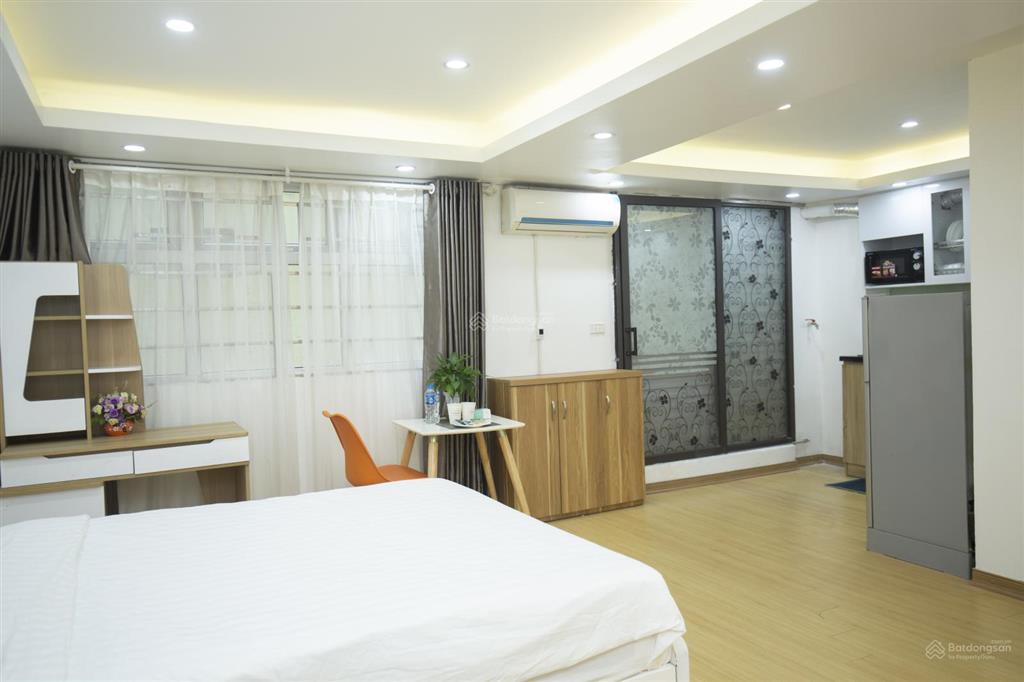 Tòa nhà sumitomo cho thuê căn hộ dịch vụ 1 phòng ngủ diện tích 40m2 tại phố linh lang