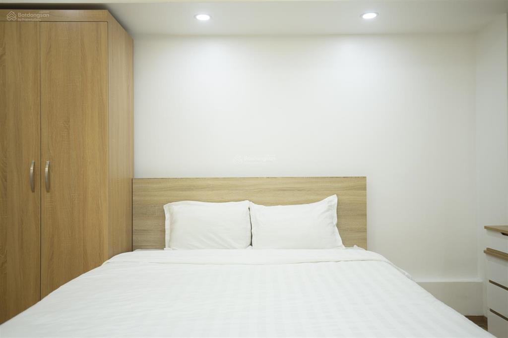 Tòa nhà sumitomo cho thuê căn hộ dịch vụ 1 phòng ngủ diện tích 40m2 tại phố linh lang