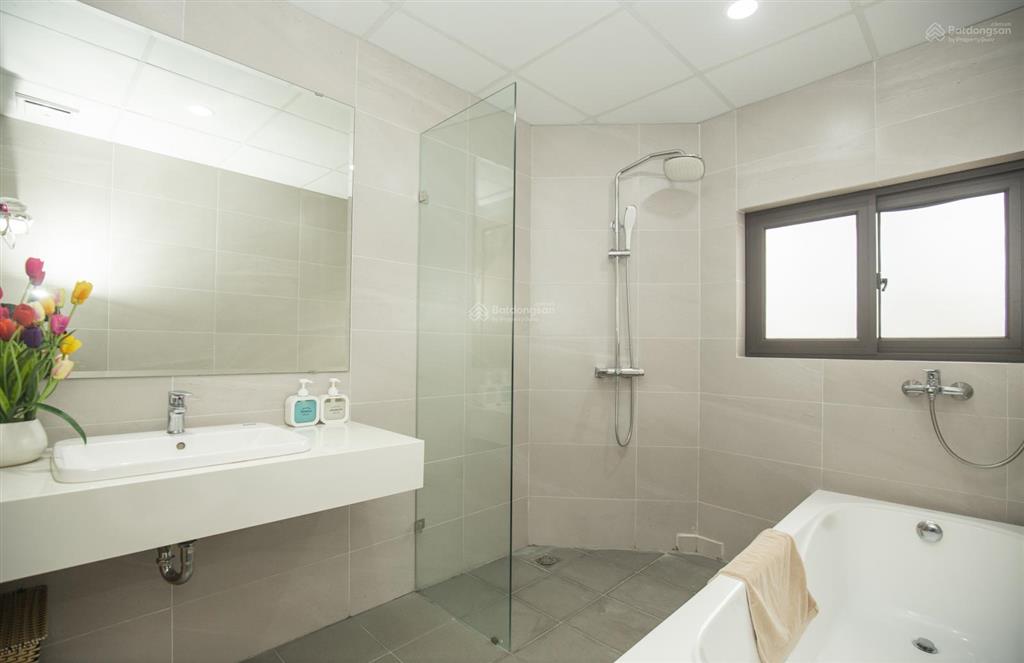 Căn hộ dịch vụ cho thuê tại phố đào tấn 1 phòng ngủ, 60m²