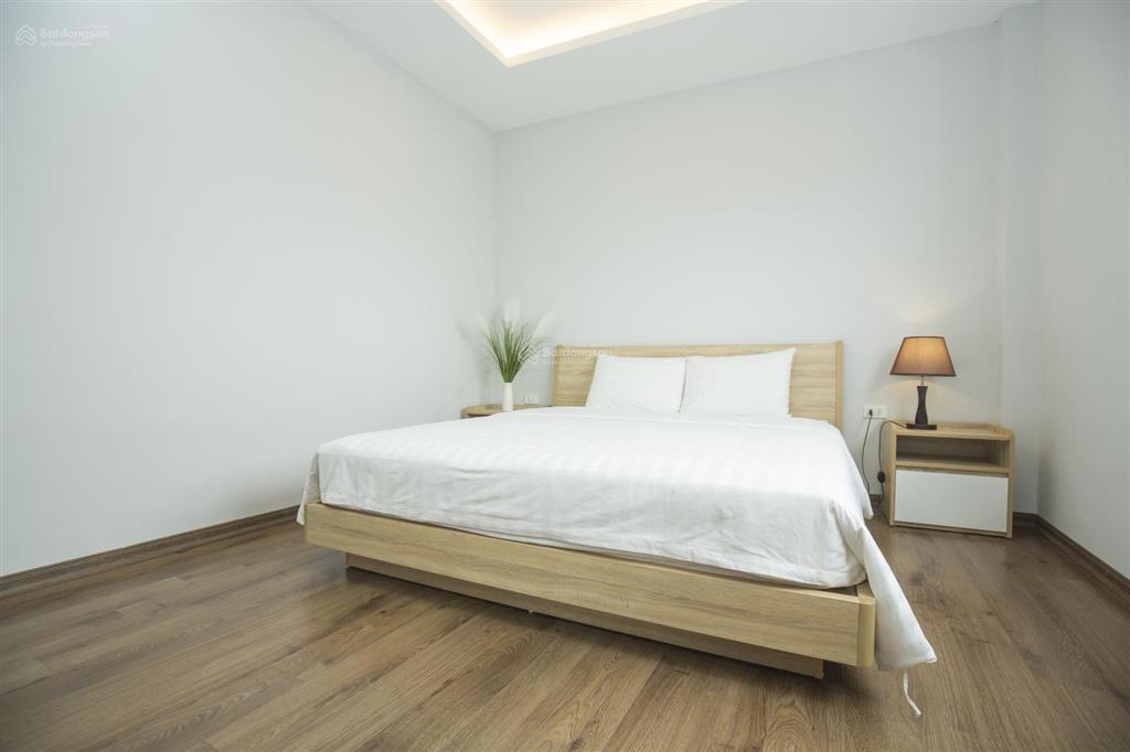 Căn hộ dịch vụ cho thuê tại phố đào tấn 1 phòng ngủ, 60m²