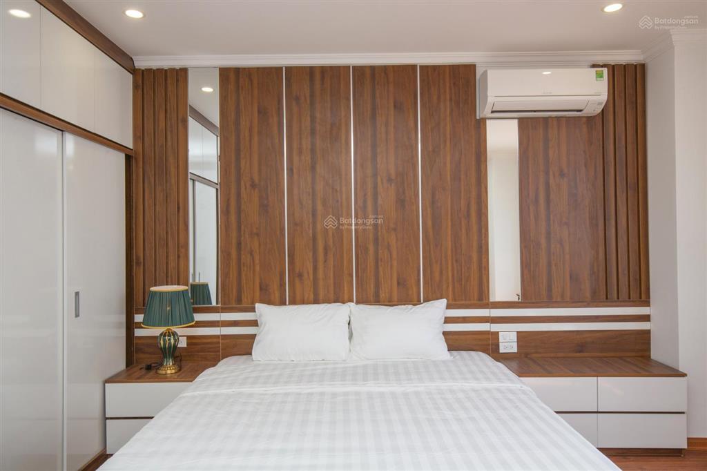 Tòa nhà sumitomo cho thuê căn hộ dịch vụ 1 phòng ngủ diện tích 45m2 tại phố linh lang