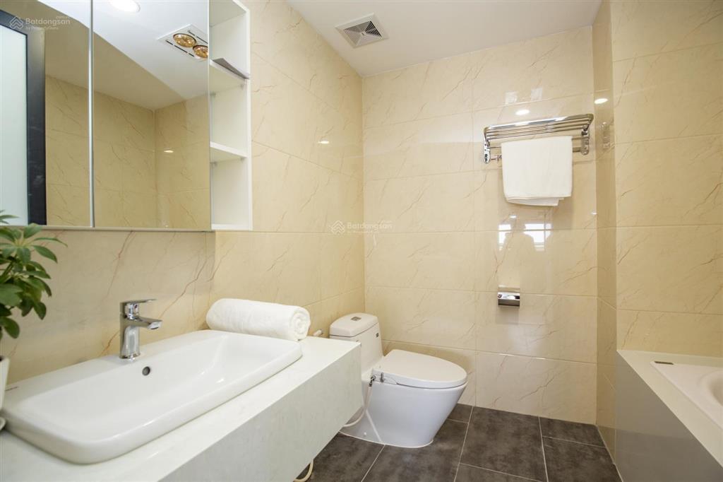 Tòa nhà sumitomo cho thuê căn hộ dịch vụ 1 phòng ngủ diện tích 45m2 tại phố linh lang
