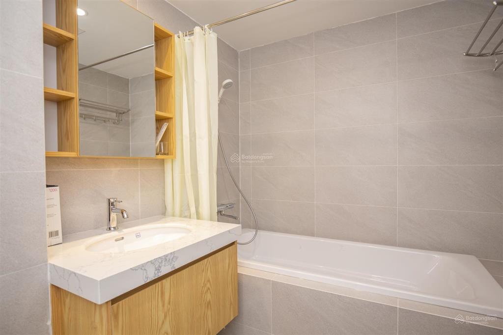 Căn hộ dịch vụ phố phan kế bính cho thuê căn 1 ngủ 55m2, thoáng có ban công rộng