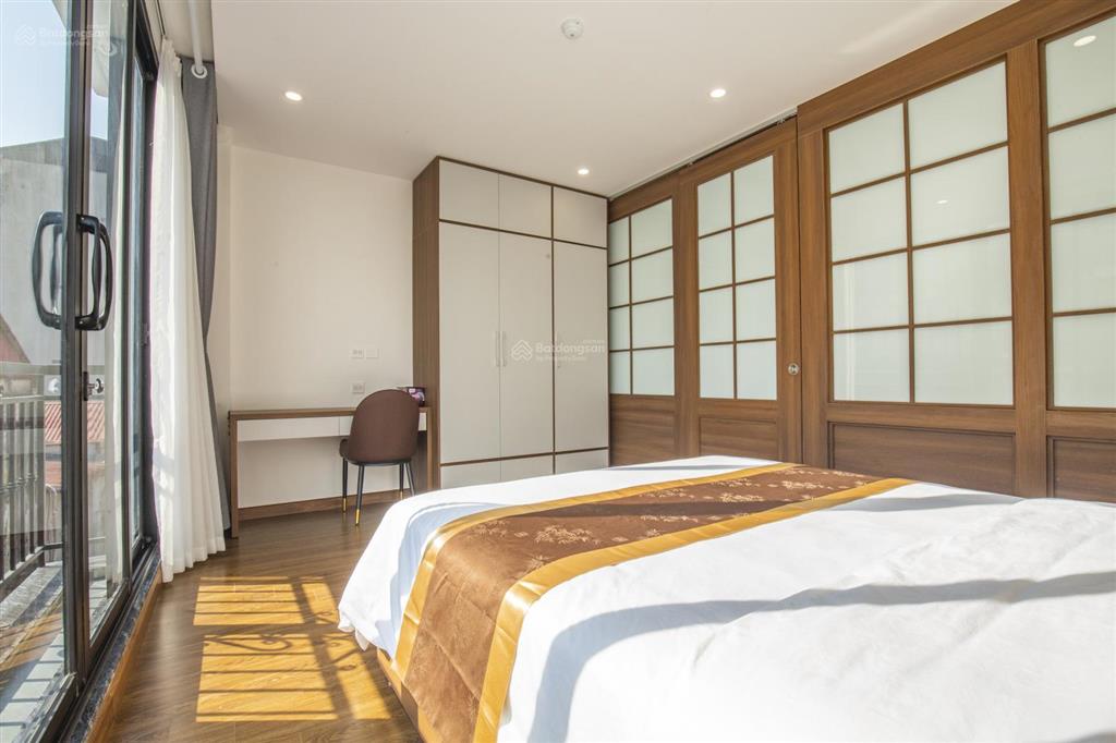 Tòa nhà sumitomo cho thuê căn hộ dịch vụ 1 phòng ngủ diện tích 55m2 tại phố linh lang