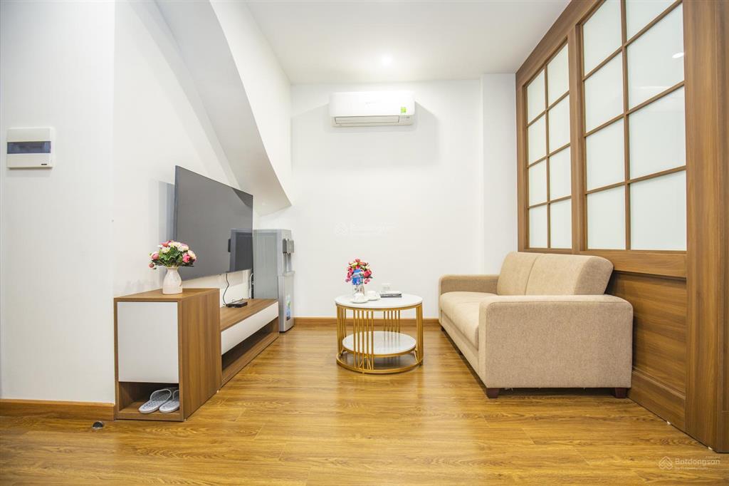 Tòa nhà sumitomo cho thuê căn hộ dịch vụ 1 phòng ngủ diện tích 55m2 tại phố linh lang