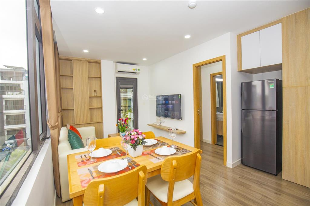 Tòa nhà sumitomo cho thuê căn hộ dịch vụ 2 ngủ 80m2 tại linh lang gần lotte