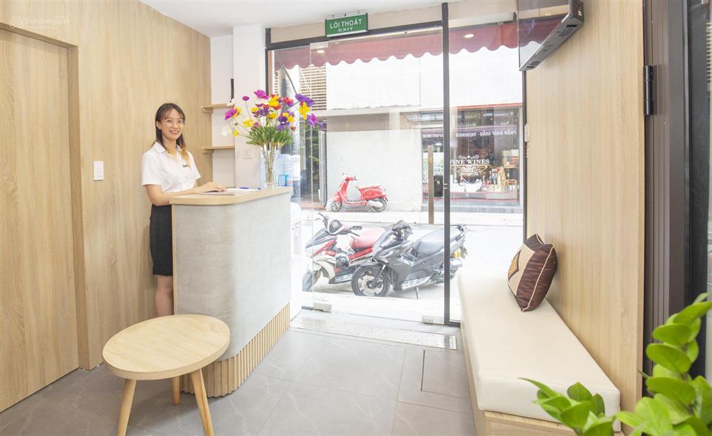 Tòa nhà sumitomo cho thuê căn hộ dịch vụ 2 ngủ 80m2 tại linh lang gần lotte
