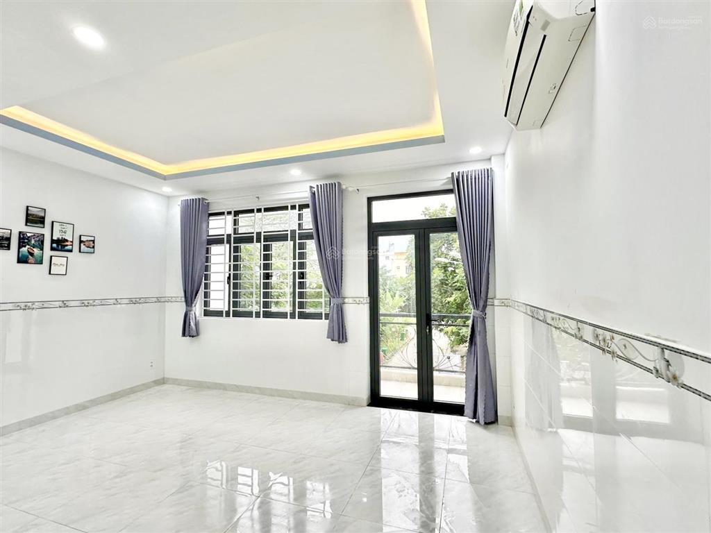 Phòng ban công, sau đh vhu, ueh, mật mã, kdc 13e intresco, nguyễn văn linh, bình chánh