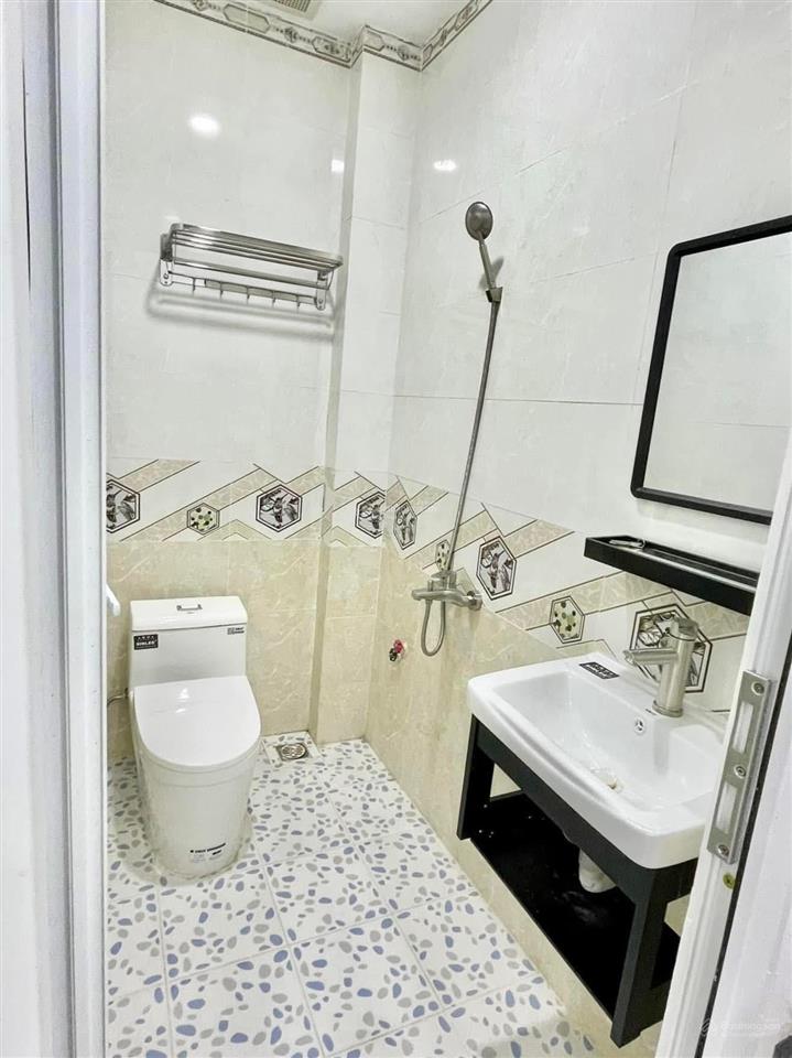 Phòng ban công, sau đh vhu, ueh, mật mã, kdc 13e intresco, nguyễn văn linh, bình chánh