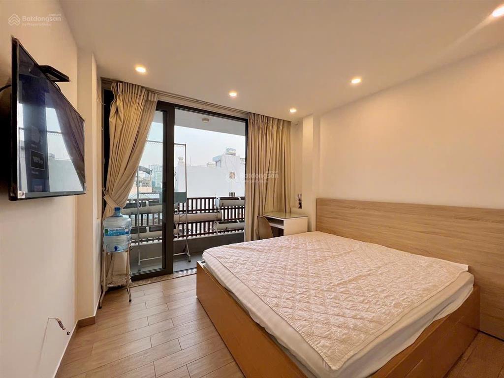 Cho thuê căn hộ ban công thang máy hai bà trưng quận 1 gần công viên lê văn tám, chợ tân định