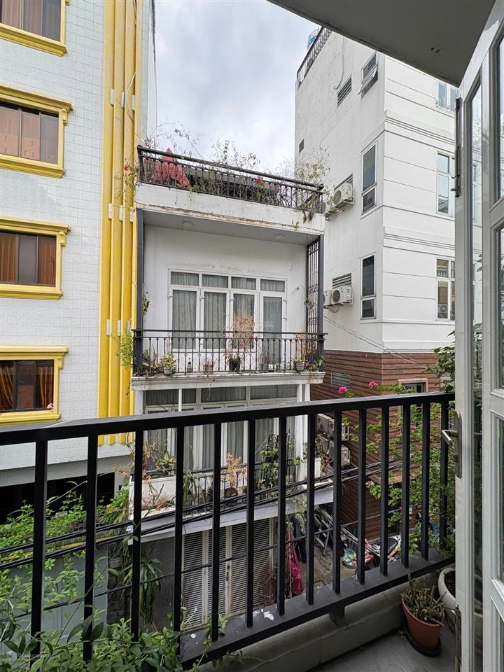 Căn hộ cho thuê 1pn ban công thang máy quận 1 gần thảo cầm viên, nhà thờ đức bà