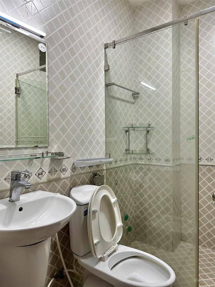 Cho thuê căn hộ 1pn thang máy ban công máy giặt riêng quận 1 gần công viên lê văn tám, hồ con rùa