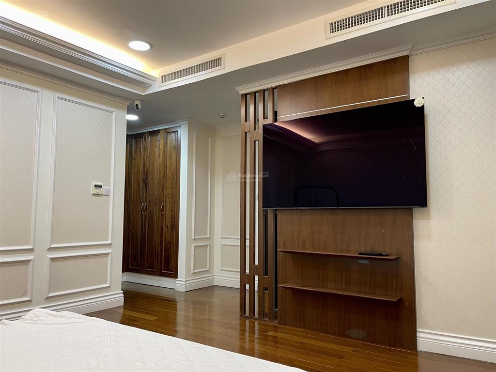 Cho thuê 2 ngủ 2 wc 120m2 hoàng thành tower  114 mai hắc đế nội thất cao cấp vào ở ngay