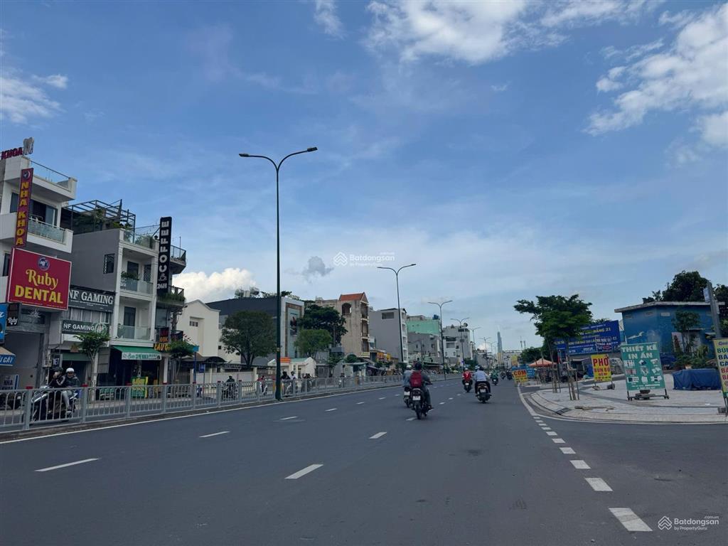 Chủ định cư giảm từ 28.5 tỷ về 26.5 tỷ tl bán gấp mt dương quảng hàm (5x20m) kc 5 tầng mớihđt 80tr