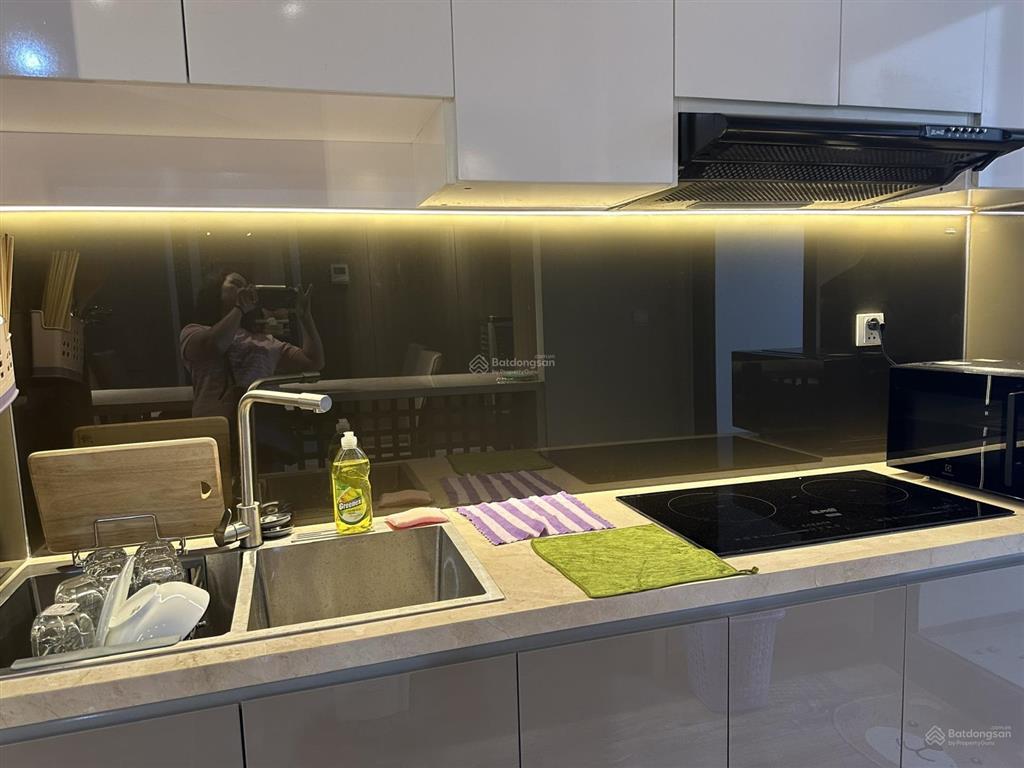 Cho thuê 2pn masteri thảo điền giá 18tr nhà cao cấp  view sông ngay metro số 7  0583 703 ***