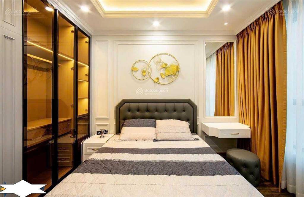 Cần bán chcc kingston. dt 30m2 studio 1wc  sổ hồng  full nt mới. giá 2.99 tỷ.  0583 703 ***