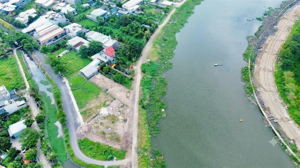 Chính chủ  bán đất 1/ sông vàm thuật