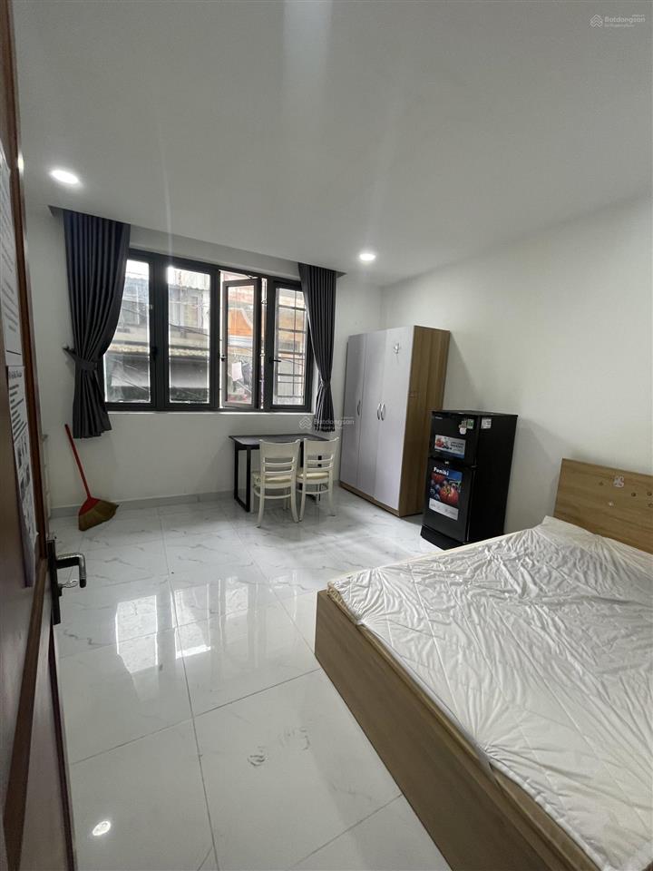 Chính chủ cho thuê phòng studio full nội thất có thang máy đường trần bình trọng gần chợ cây quéo