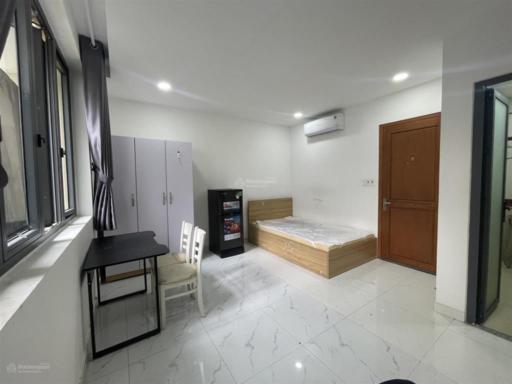 Chính chủ cho thuê phòng studio full nội thất có thang máy đường trần bình trọng gần chợ cây quéo