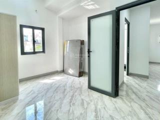 Chính chủ cho thuê phòng studio full nội thất có cửa sổ trời ngay ngã tư hàng xanh
