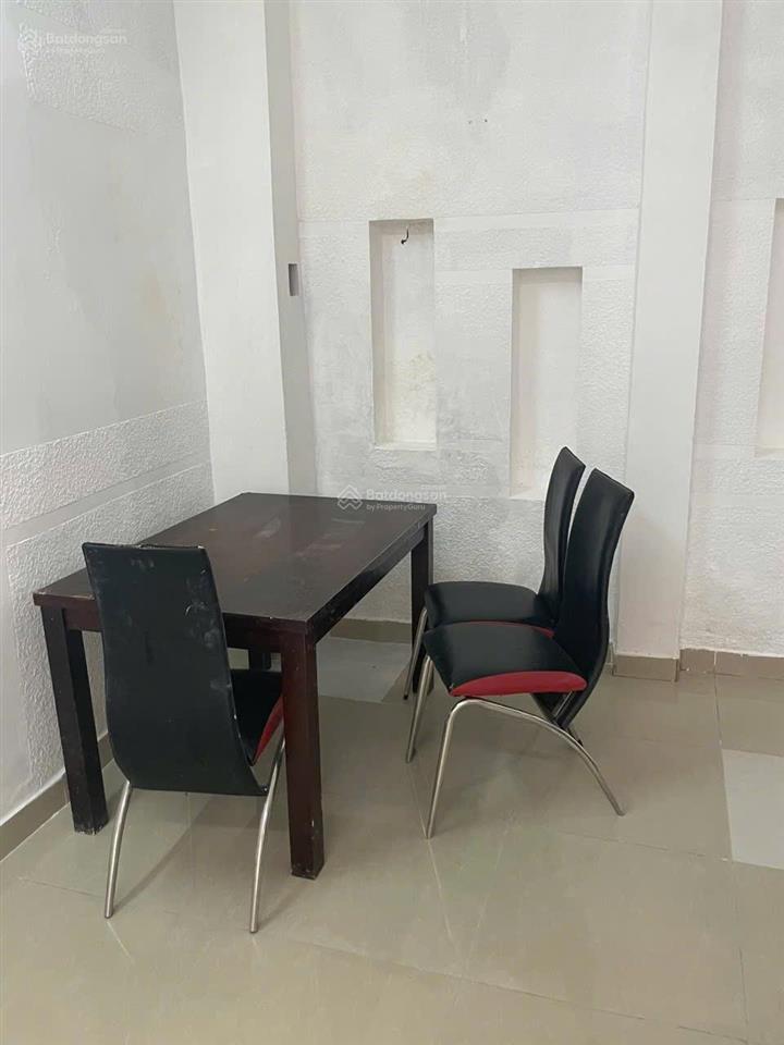 Chính chủ cho thuê nhà nguyên căn 1 trệt 1 lầu 2pn 2wc 42m2 gần chợ tân định quận 1