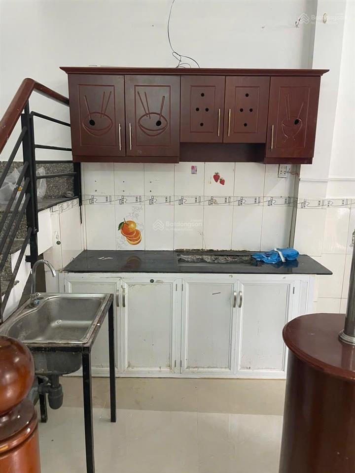 Chính chủ cho thuê nhà nguyên căn 1 trệt 1 lầu 2pn 2wc 42m2 gần chợ tân định quận 1