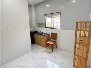 Chính chủ cho thuê studio full nội thất đường hoàng hoa thám gần chợ cây quéo , phan xích long pn
