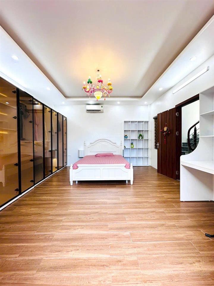 Chính chủ bán nhà tôn đức thắng 5 tầng thang máy , dt 45m , mt 8m . ngõ ôtô tránh , kinh doanh