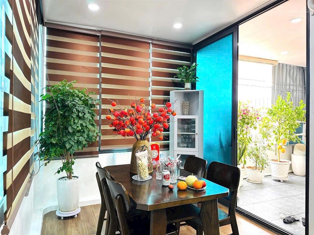 Chính chủ bán nhà tôn đức thắng 5 tầng thang máy , dt 45m , mt 8m . ngõ ôtô tránh , kinh doanh
