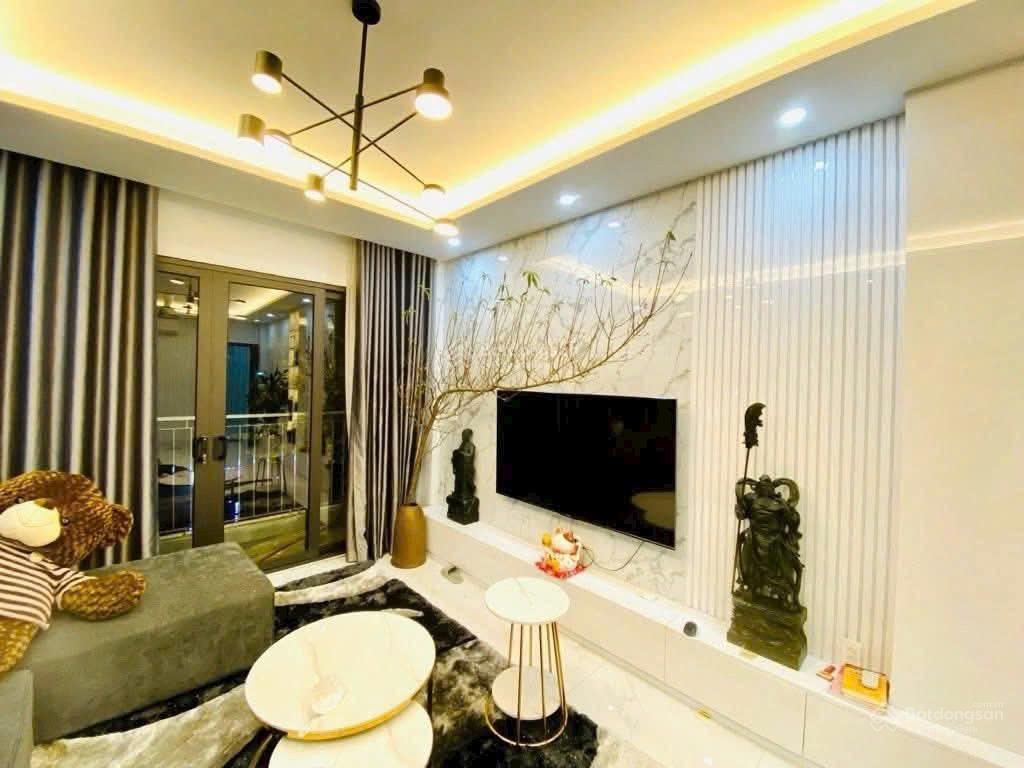 Bán gấp siêu phẩm dân xây nhà riêng tại phố nam đồng gần hồ đắc di 7 tầng thang máy vị trí đẹp