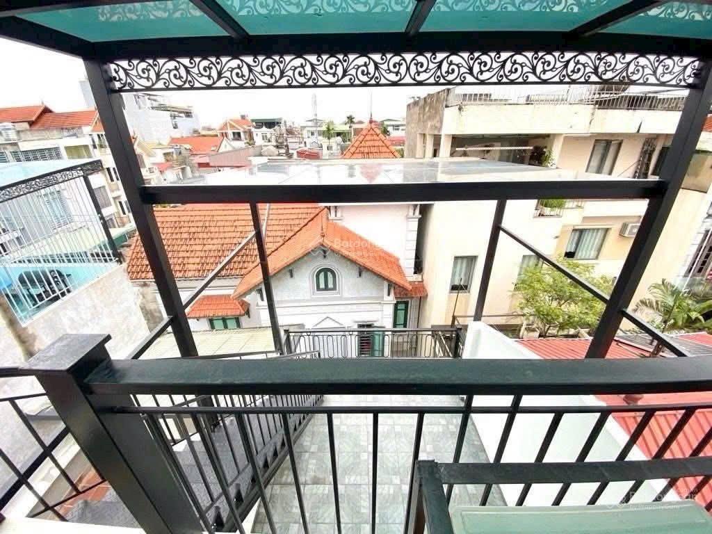 Bán gấp siêu phẩm dân xây nhà riêng tại phố nam đồng gần hồ đắc di 7 tầng thang máy vị trí đẹp
