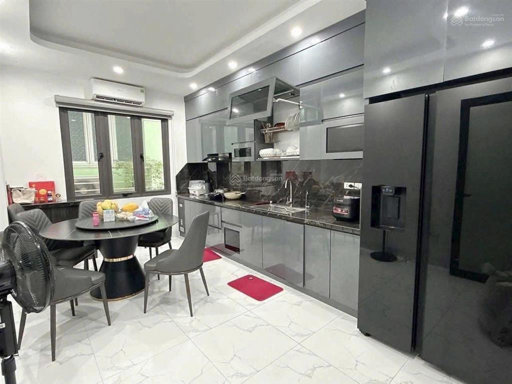Bán gấp siêu phẩm dân xây nhà riêng tại phố nam đồng gần hồ đắc di 7 tầng thang máy vị trí đẹp
