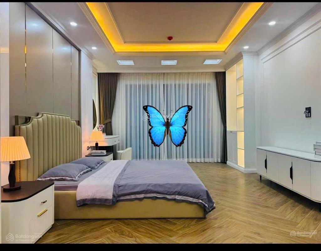 Bán nhà riêng tại phố hào nam gần ga cát linh gara ôtô 7 tầng thang máy kinh doanh 65m, giá 24,8tỷ